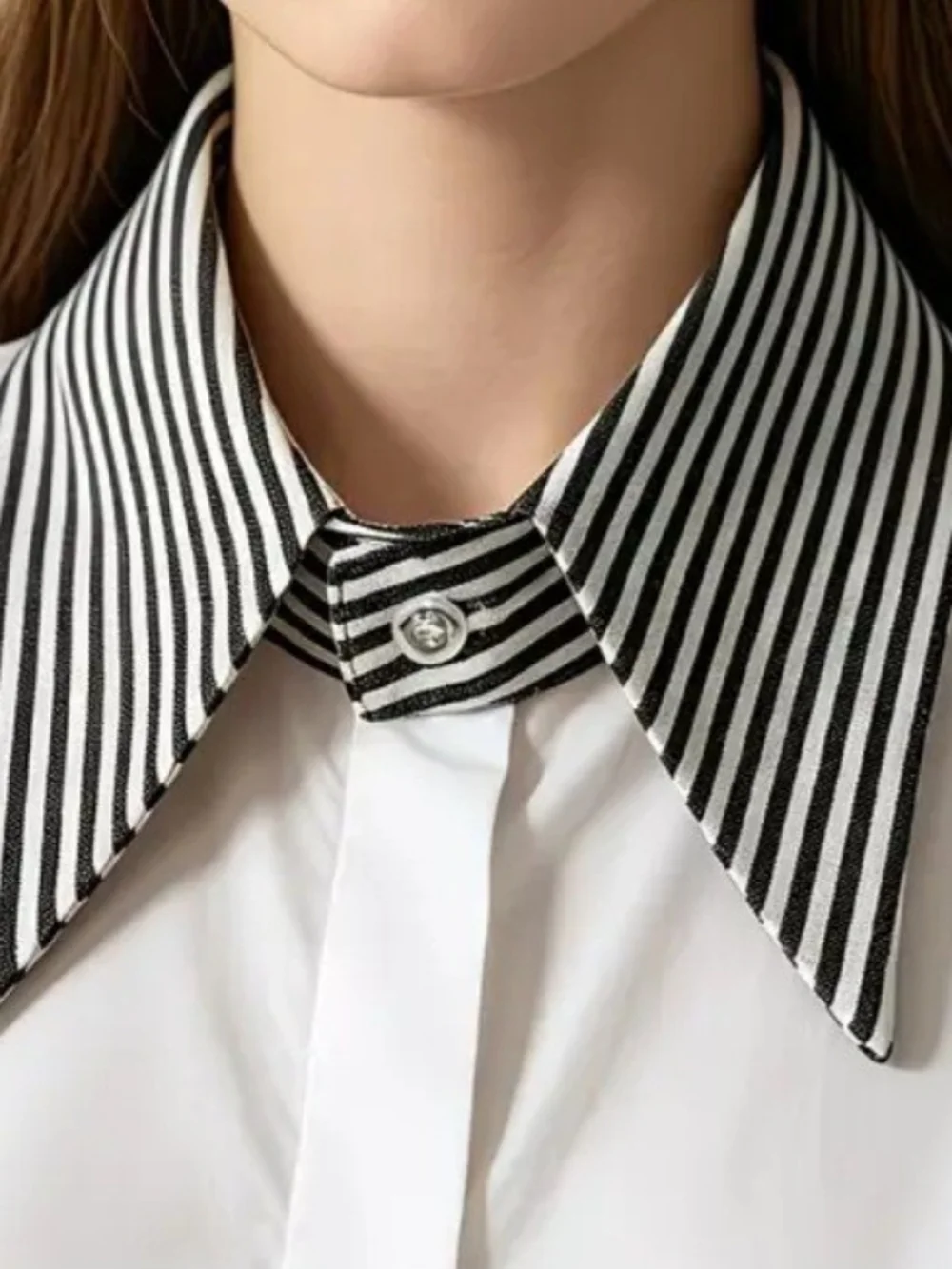 Striped Detachable Collar in Black and White
